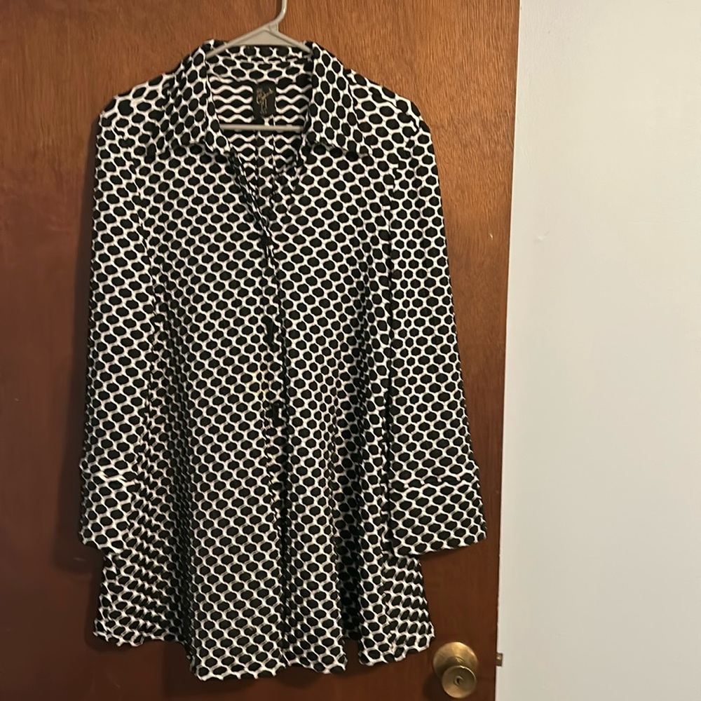 Women’s swing coat XL black and white design